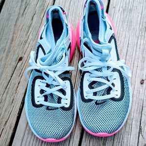 NIKE RN RUNNING SHOES. WOMEN'S SIZE 8.5
